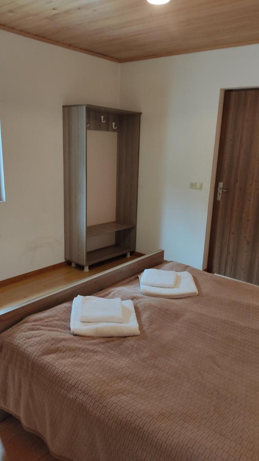 Guesthouse Mabu - 4 Newly Built Rooms In The Heart Of Mestia Buitenkant foto