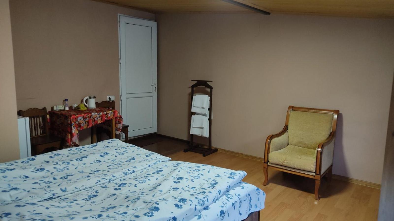 Guesthouse Mabu - 4 Newly Built Rooms In The Heart Of Mestia Buitenkant foto